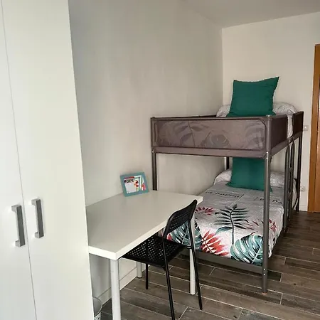 Entero. Piso En El Centro De El Vendrell. * Вендрель